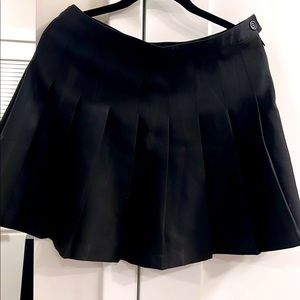 Black pleaded skirt